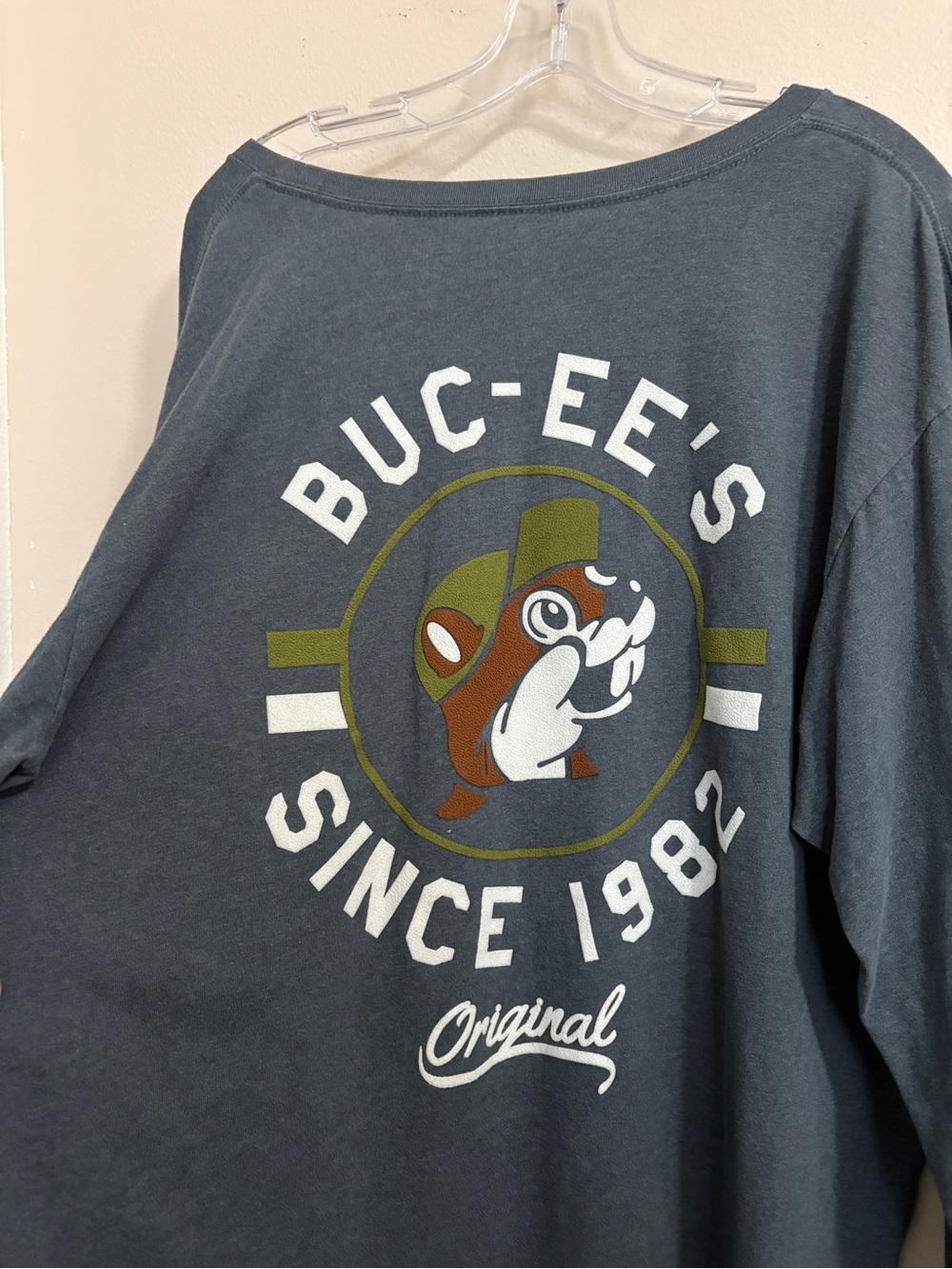 Buc-ee's Since 1982 Graphic Tee - Slate Gray Women’s 2X Textured Graphic